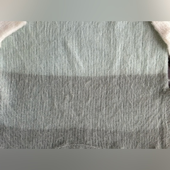 Free People Soft Gray and Cream Sweater - Picture 4 of 8